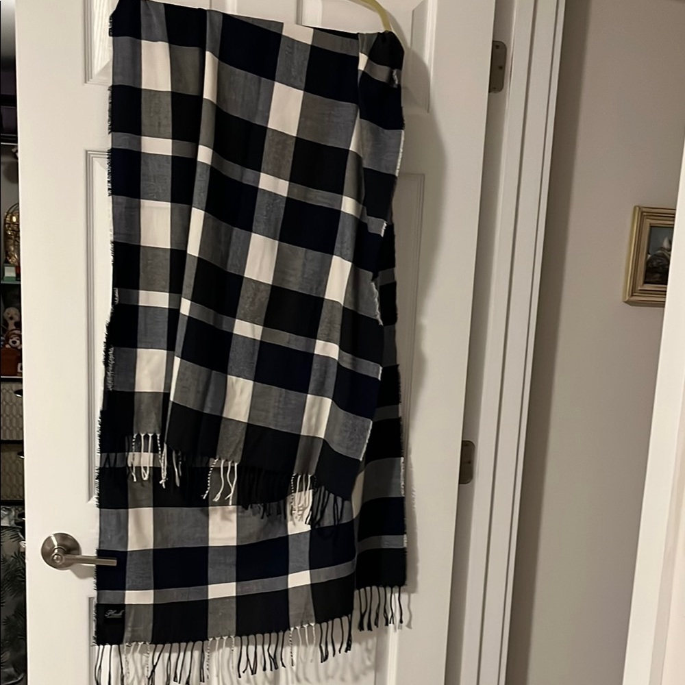 Plaid Navy and White Scarf